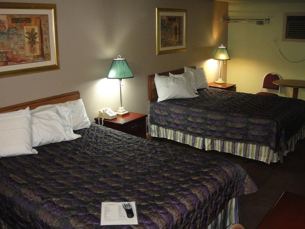 Trails West Motel South Hutchinson Экстерьер фото