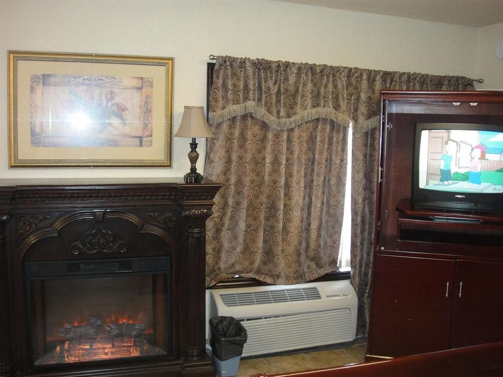 Trails West Motel South Hutchinson Экстерьер фото