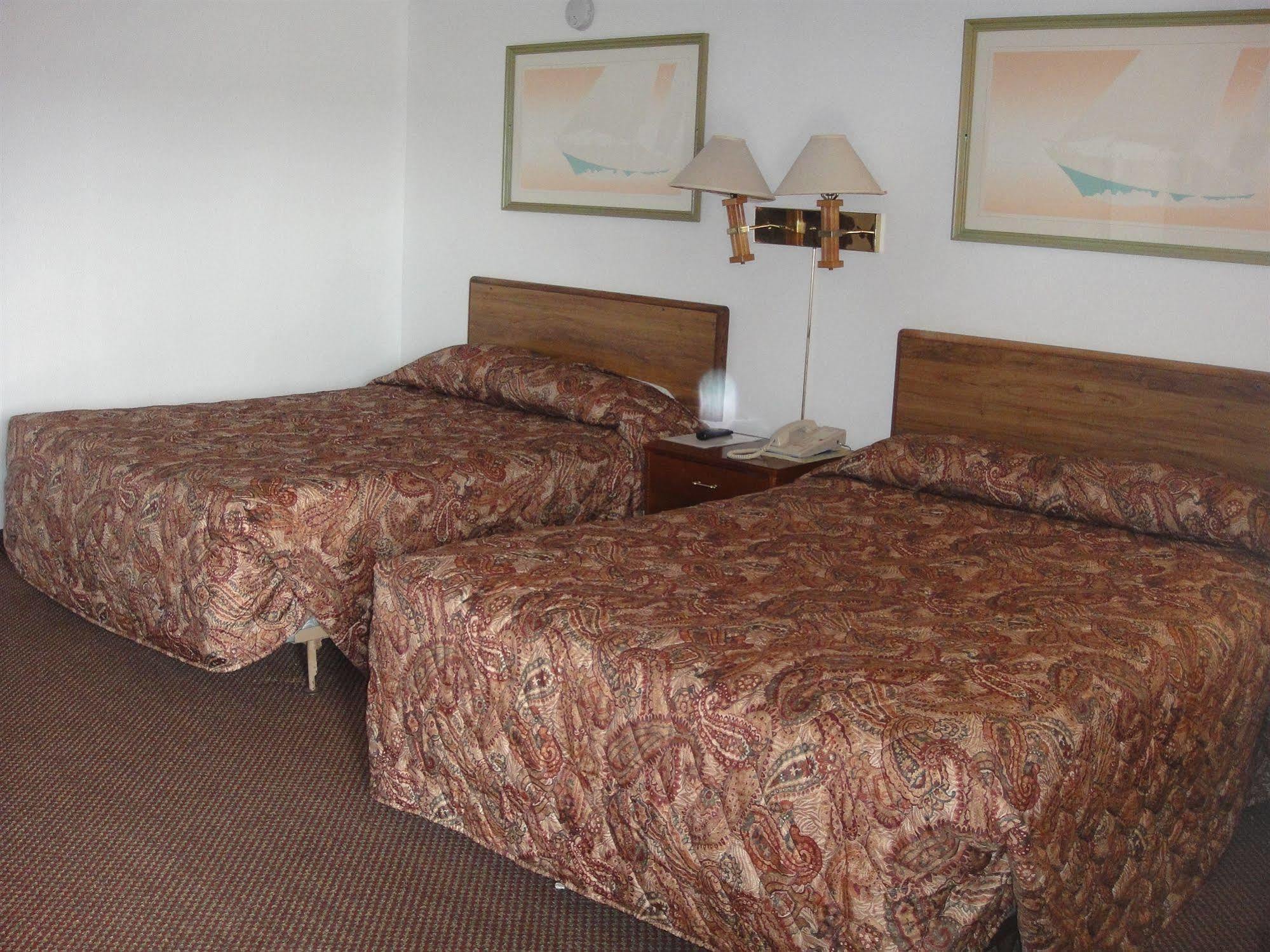 Trails West Motel South Hutchinson Экстерьер фото